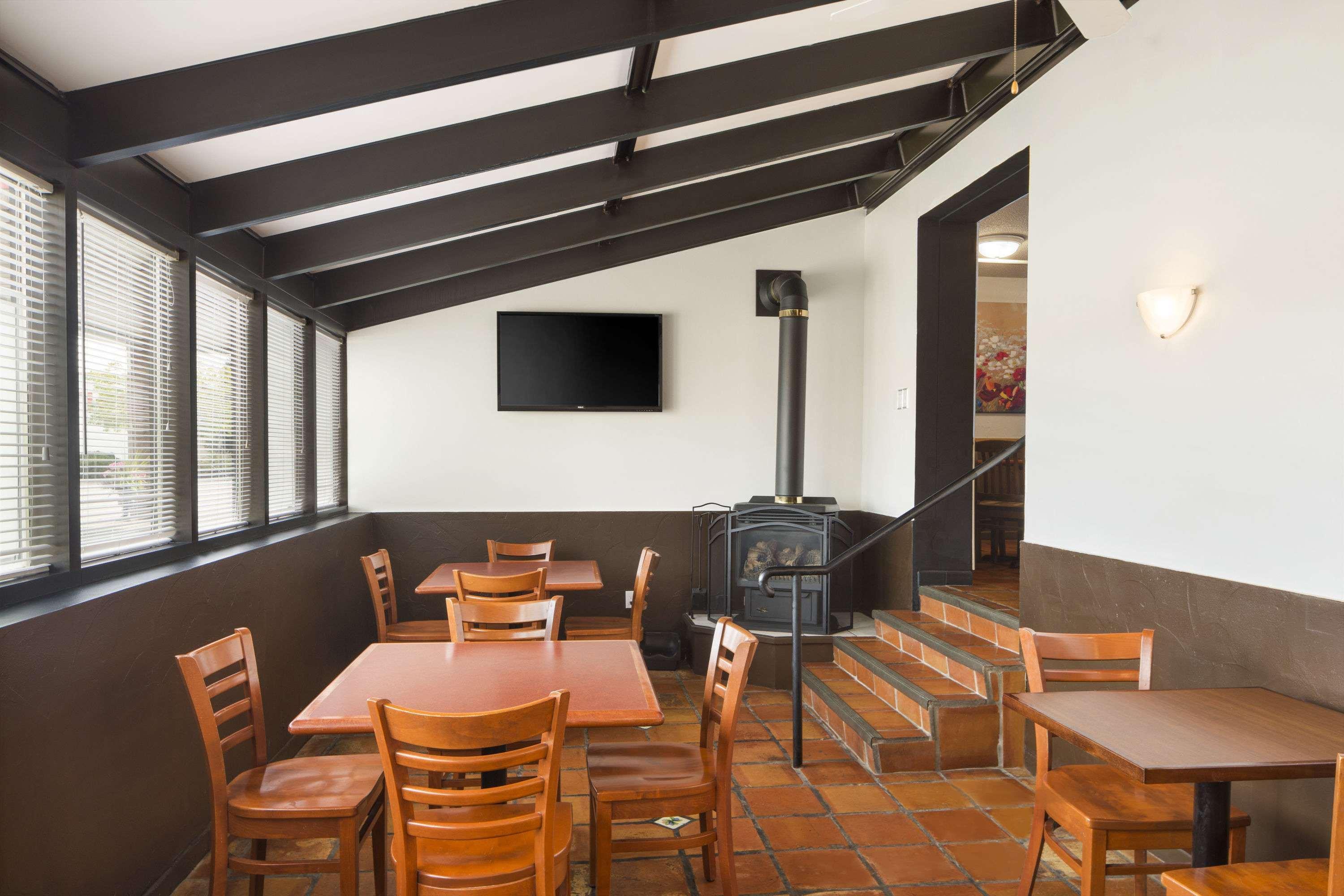 Days Inn By Wyndham Brantford Extérieur photo
