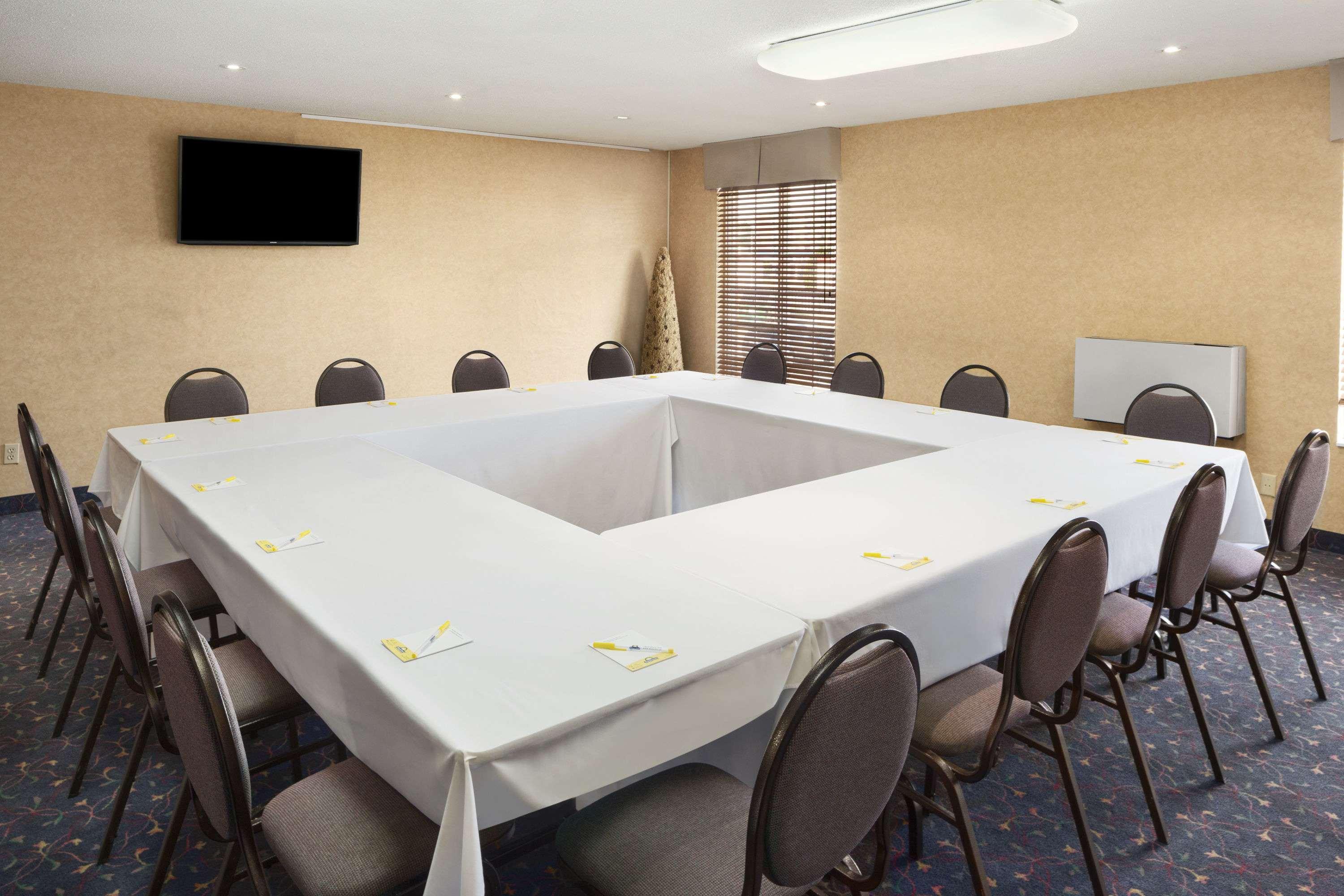 Days Inn By Wyndham Brantford Extérieur photo